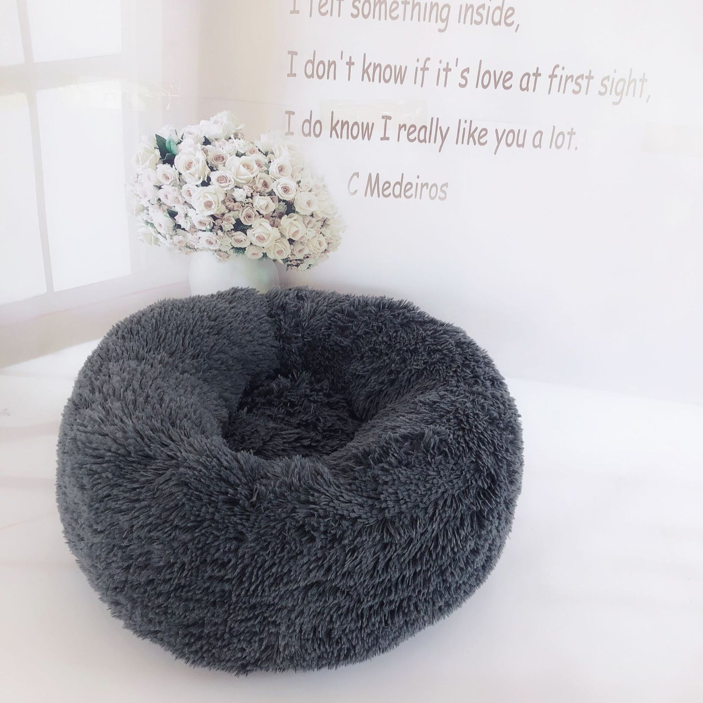 Ultra-Soft Plush Pet Nest – Cozy Bed for Dogs & Cats